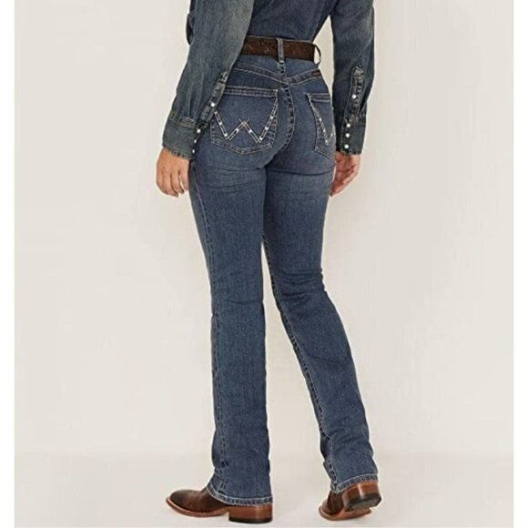 Wrangler Women's Medium Wash Mid-Rise Nellie Willow Ultimate Riding Bootcut Jean - Picture 1 of 4